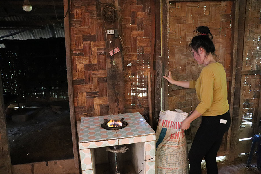One of the 200 Household Biomass Gasifiers in Ban Phameuang in action